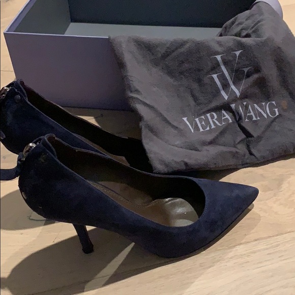 Vera Wang Navy Heels Sz. 6.5 - Picture 5 of 5